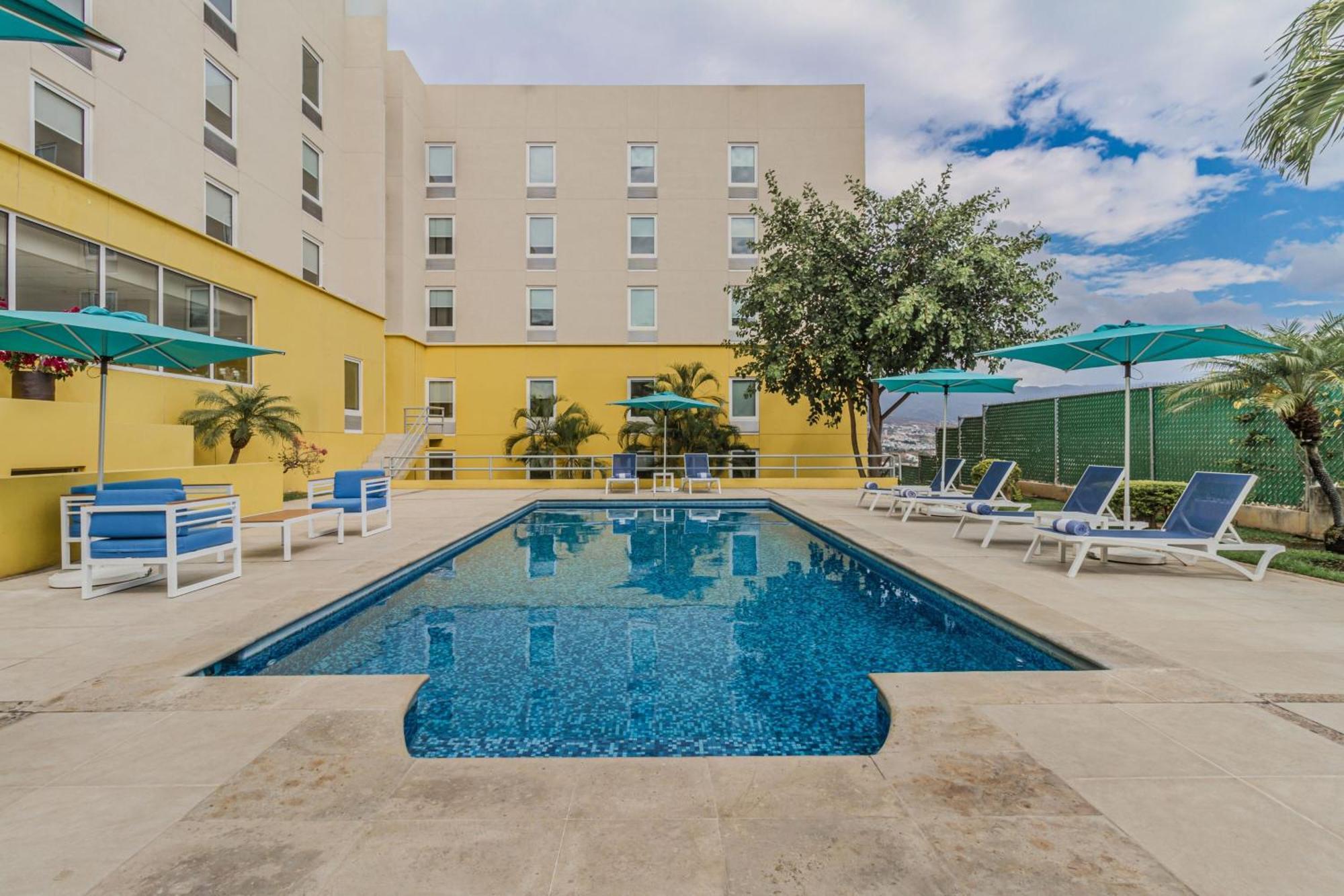 City Express By Marriott Tuxtla Gutierrez Hotel Exterior photo